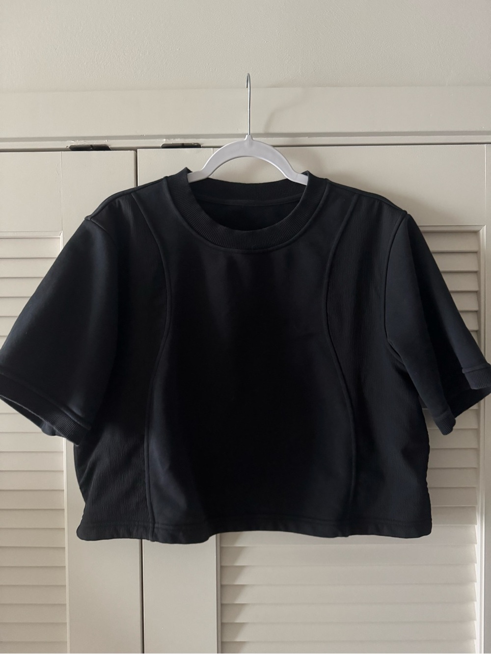 Lululemon Black Cropped Crewneck Tee